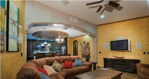 Esmeralda 3br Ea 102 By Casago