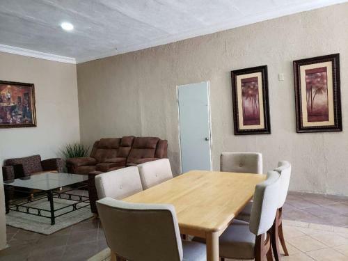 Apartamento 18 Person Super Suite 2 Minutes From Sandy Beach