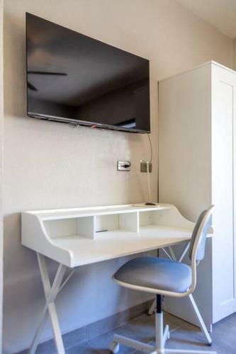 New Home Fully Equipped And Waiting For You