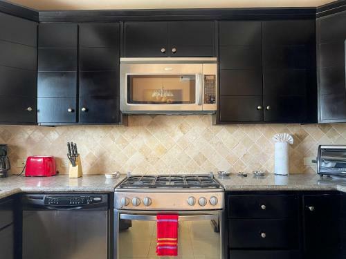 Gated 2br Apartment Near Sandy Beach
