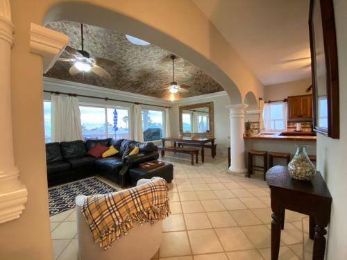 Sea Haven Sunsets @ Las Conchas! 180 Degree Views!