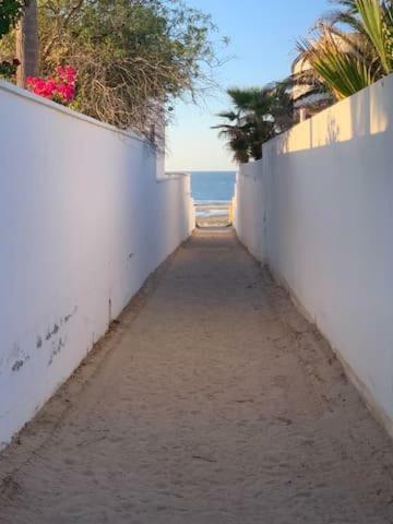 Sea Haven Sunsets @ Las Conchas! 180 Degree Views!