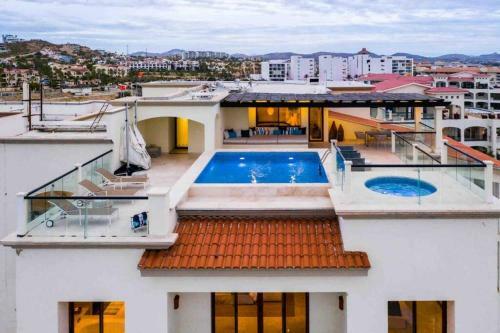 Villa Luxurious Unique & Enchanting 5 Br Ph Ocenan Front
