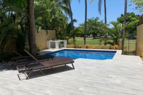 Casa Mojo - Pool Overlooking The Marina Golf Course