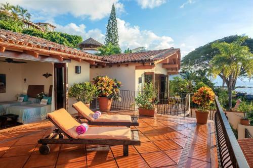 Beautiful Oceanfront Villa - Amapas Beach