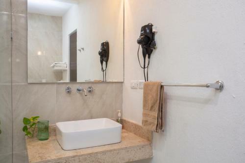 Jacuzzi Home, Holidays