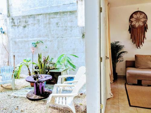 Rare Downtown Private Apartment Walk To 5th And The Ocean