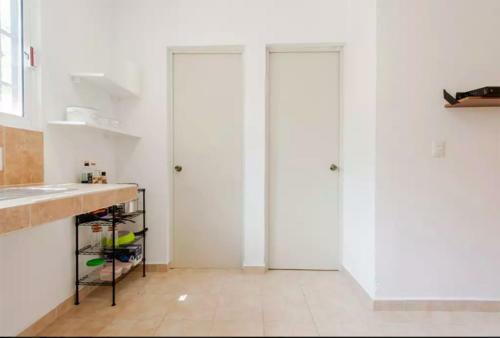 Rare Downtown Private Apartment Walk To 5th And The Ocean