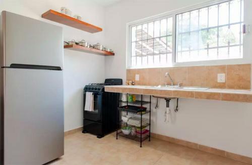Rare Downtown Private Apartment Walk To 5th And The Ocean