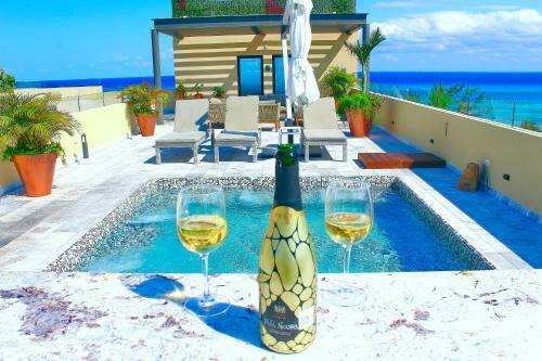 Hotel Singular Joy Vacation Rentals