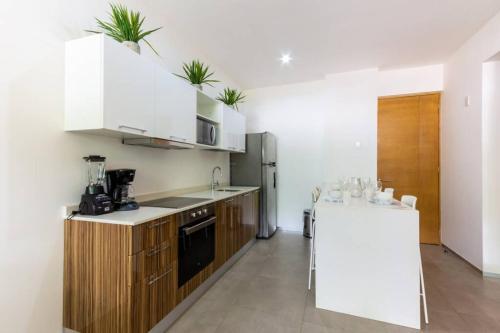 Entire Apartment, Excellent Location The City 1004