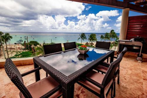 Embassy Penthouse Beachfront At The Elements By Bric