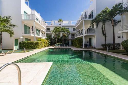Poolside Tranquil Apartment In Playa Del Carmen