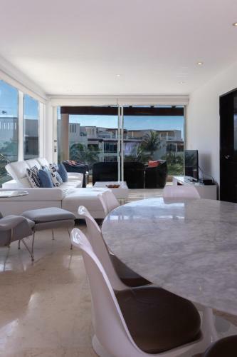 Incredible 3 Bedroom Penthouse At The Elements By Bric