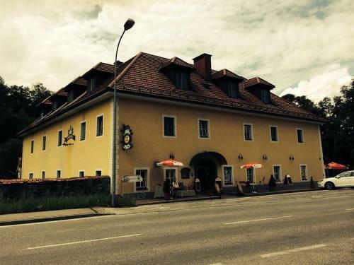 Posada Gasthof Schlosswirt