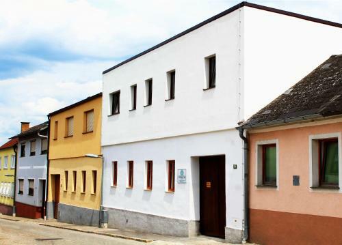 Hostal Catalleya Haus