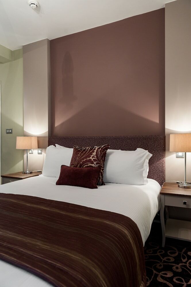 Hotel Halifax Hall
