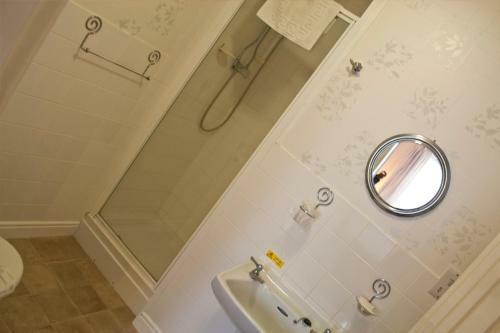 Hostal Mickleton Guesthouse