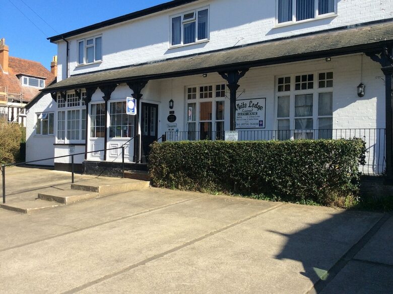 Hostal White Lodge Guest House