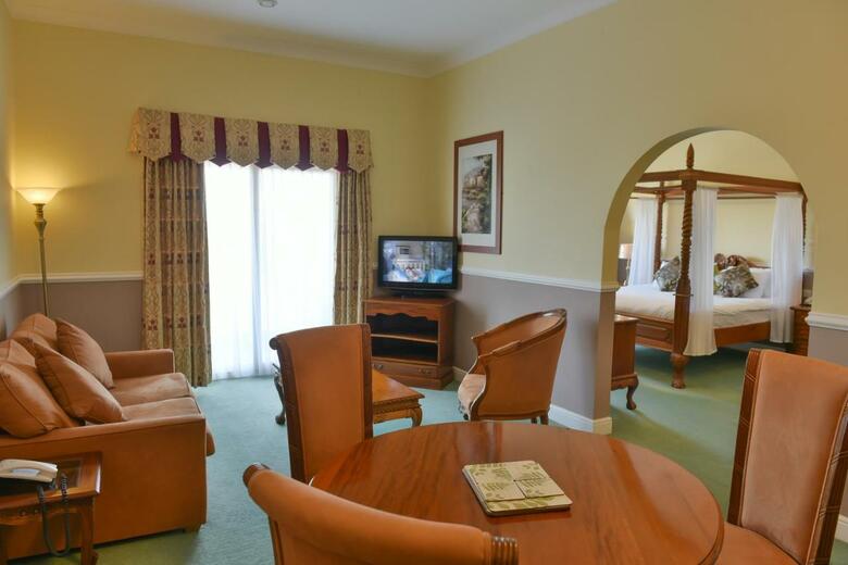 Southview Park Hotel