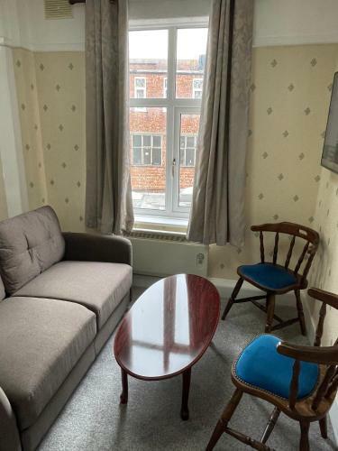 The Queens Hotel
