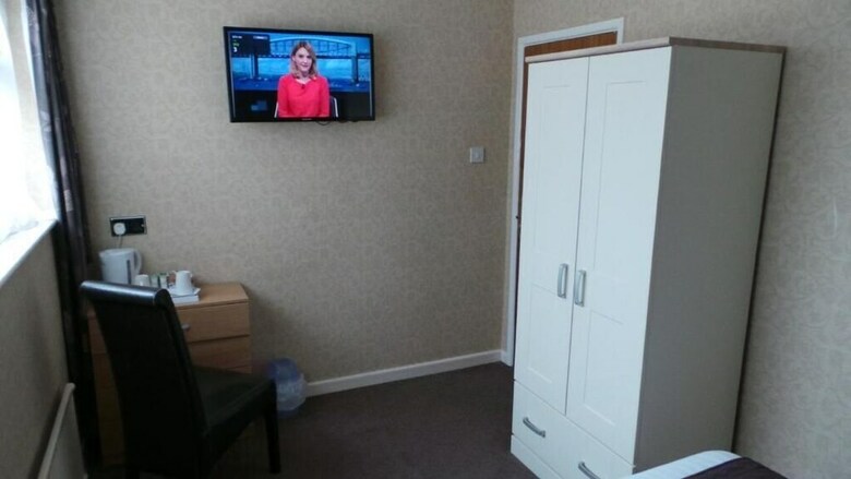 Hostal Torbay Court Hotel