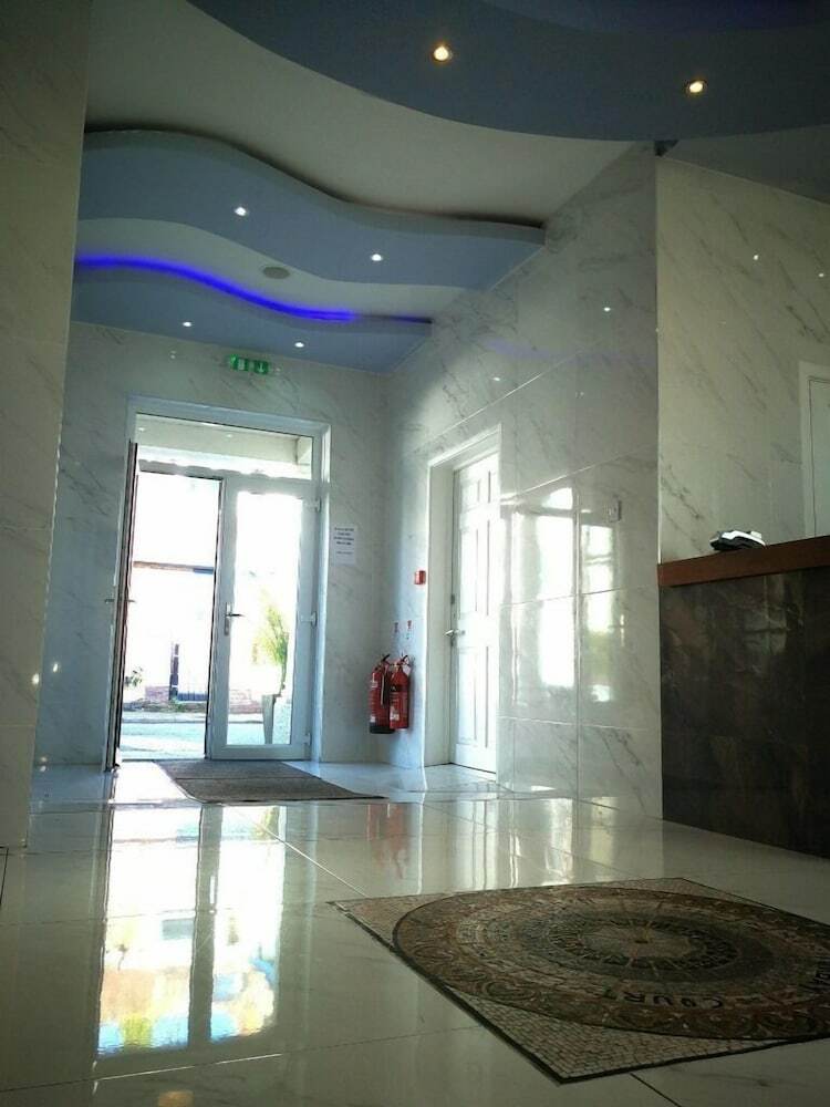Hostal Torbay Court Hotel