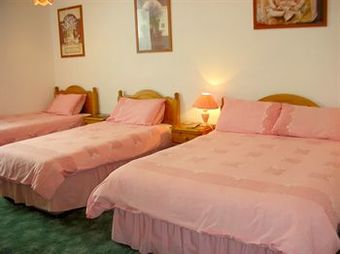 Hostal Barclay Guest House