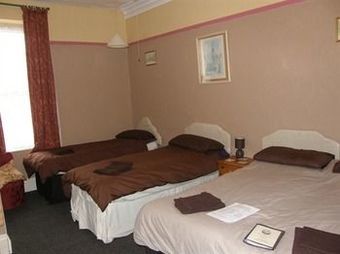 Hostal Barclay Guest House