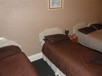 Hostal Barclay Guest House