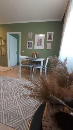 New Life Apartment
