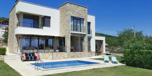Villa Poemia