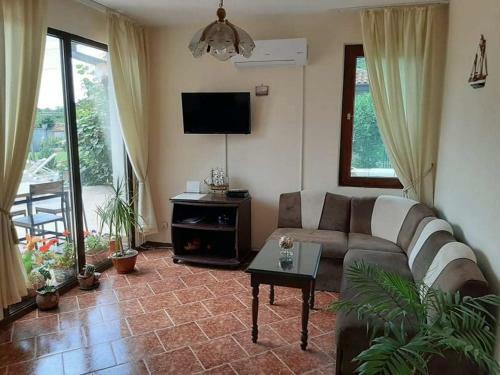 Villa Guesthouse Oasis-shabla