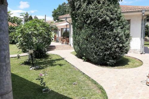 Villa Guesthouse Oasis-shabla