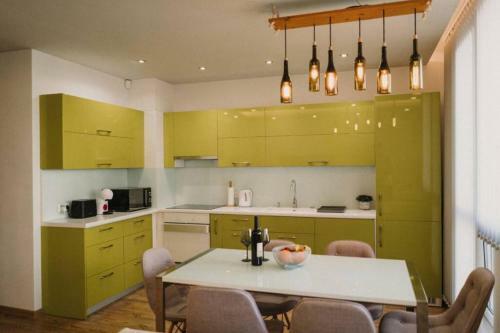 Apartamento Modern & Central 1br Apar With Free Street Parking