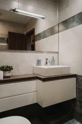 Apartamento Modern & Central 1br Apar With Free Street Parking
