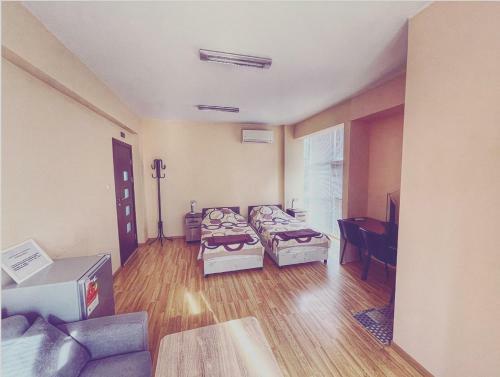 Hostal ????????