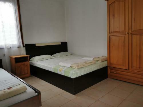 Hostal ?????