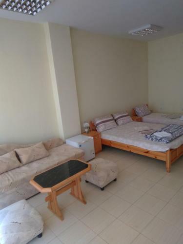 Hostal ???????