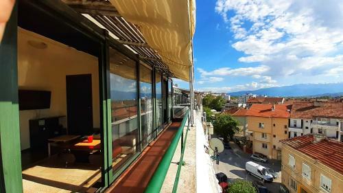 Sunny Days - Park Apartment