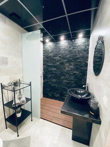 Babylon Park Apartment