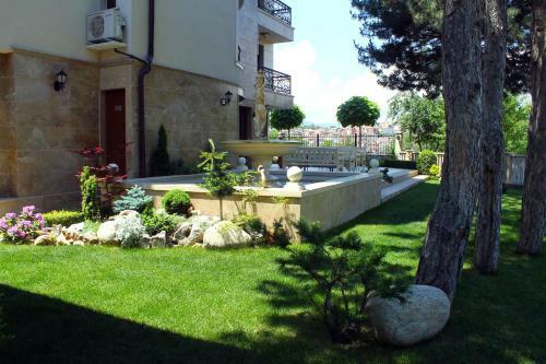Hostal Garden Guest House