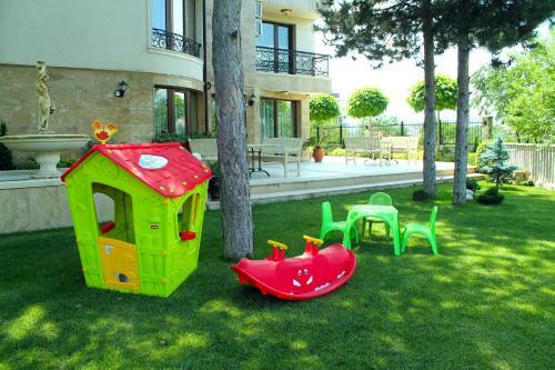 Hostal Garden Guest House