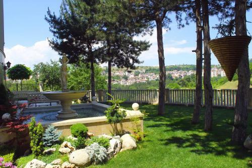 Hostal Garden Guest House