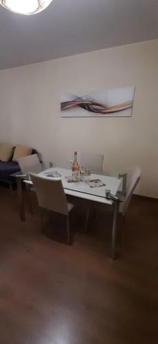 Hostex Trinity Apartment