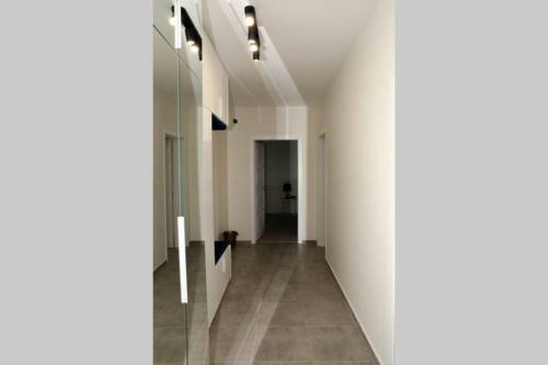Super Luxurious & Spacious Designer Apartment.