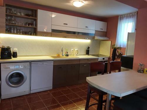 Hostal Velina House