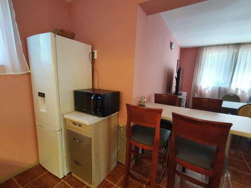 Hostal Velina House