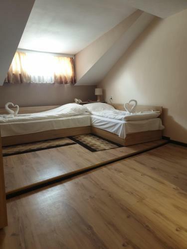 Hostal ?????????