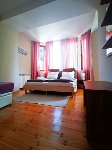 Hostal Casa Divna